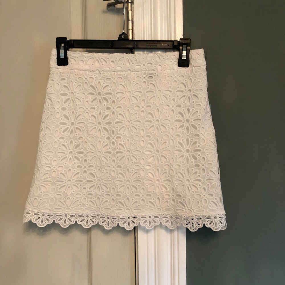 NWT White Embroidered Mini Skirt